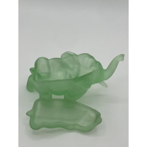 Vintage Green Frosted Glass Elephant Trinket Box with Lid Art Deco - Picture 3 of 5